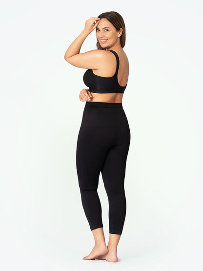 Bundle Truekind® & Shapermint - 1 Seamless Racerback Sports Bra + 1 Capri